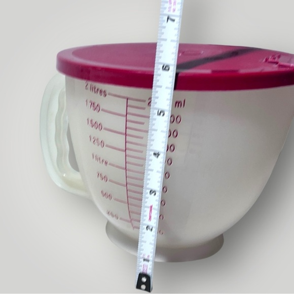 Vintage Tupperware Measuring Cup with Lid - Picture 6 of 16